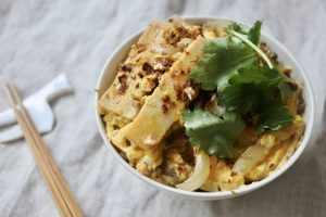 【15分でできるお昼ごはん】お出汁じゅわっと高野豆腐を使った親子丼風